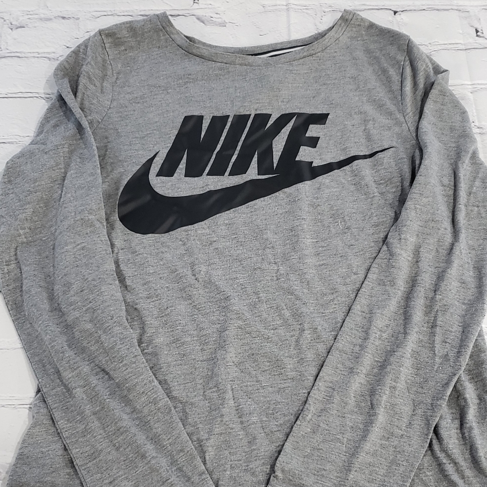 Gray nike long sleeve top XS